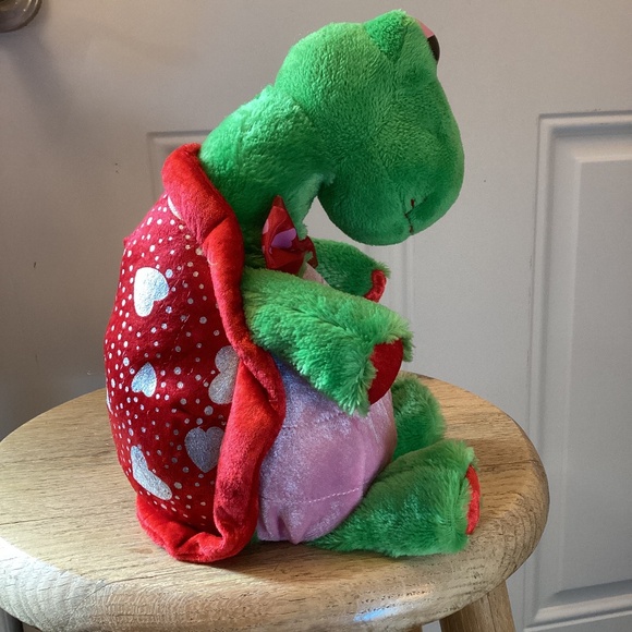 Dan Dee Turtle Musical Dancing Playes Love Machine plush stuffed Valentine's - Picture 3 of 9